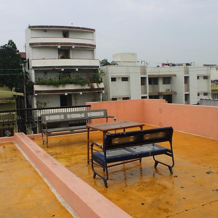 Ganesh Hotel Erode Buitenkant foto